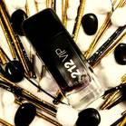 Carolina Herrera 212 VIP Men Black - z akcentami ambry, absyntu, drewna i skóry